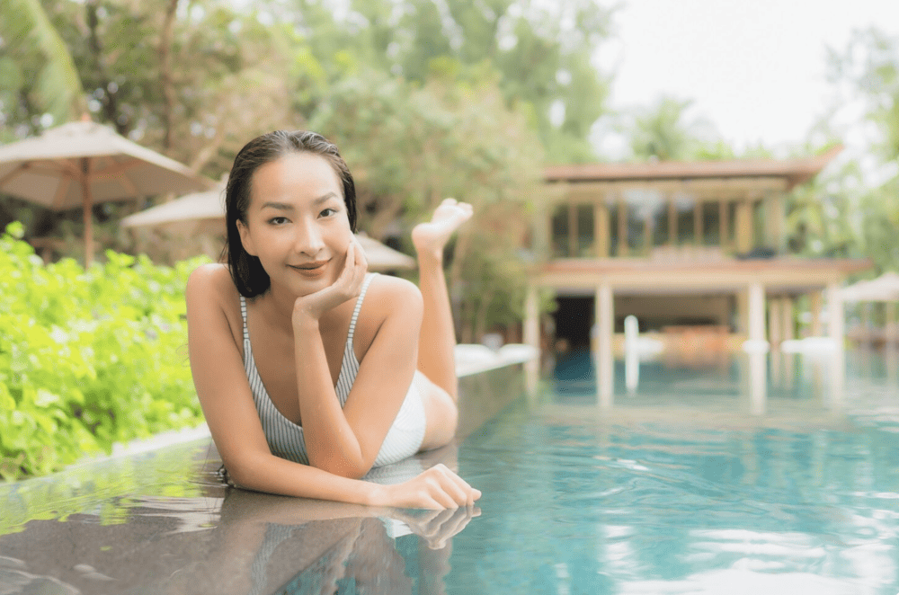 The resort space is comfortable and modern, offering relaxation for visitors